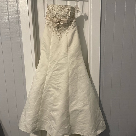 David’s Bridal Wedding Dress Ivory/Champagne Size 8 - Picture 1 of 14
